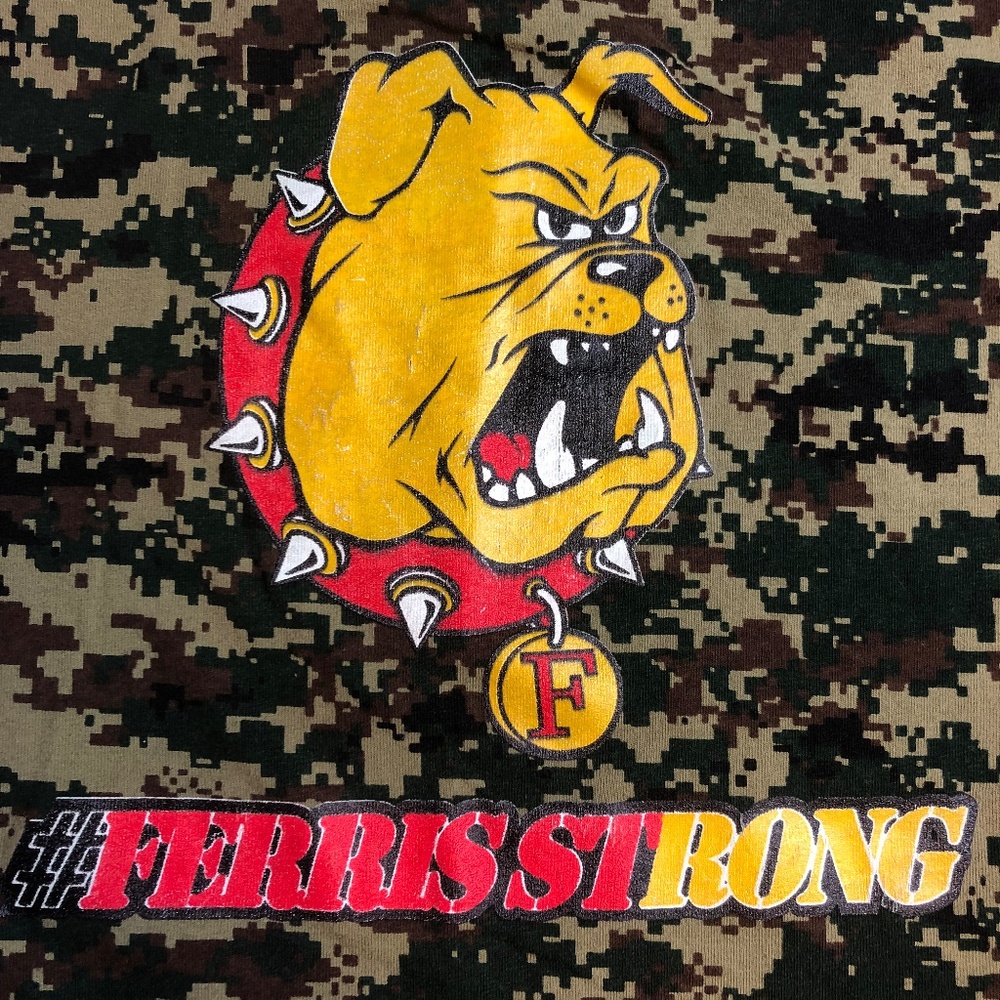 Rare Ferris State University Code V  Camo T Shirt